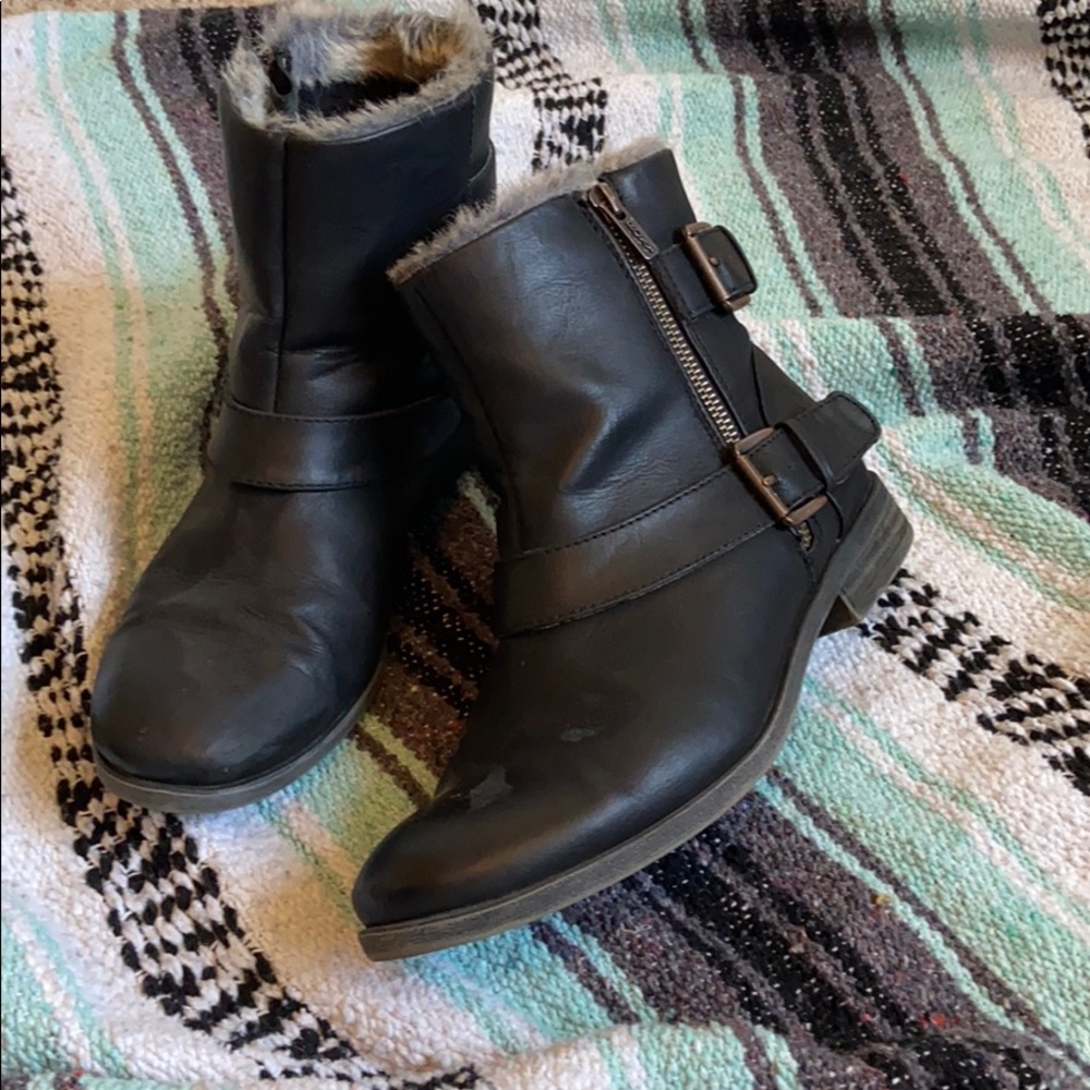 Roxy Ankle High Black Boots